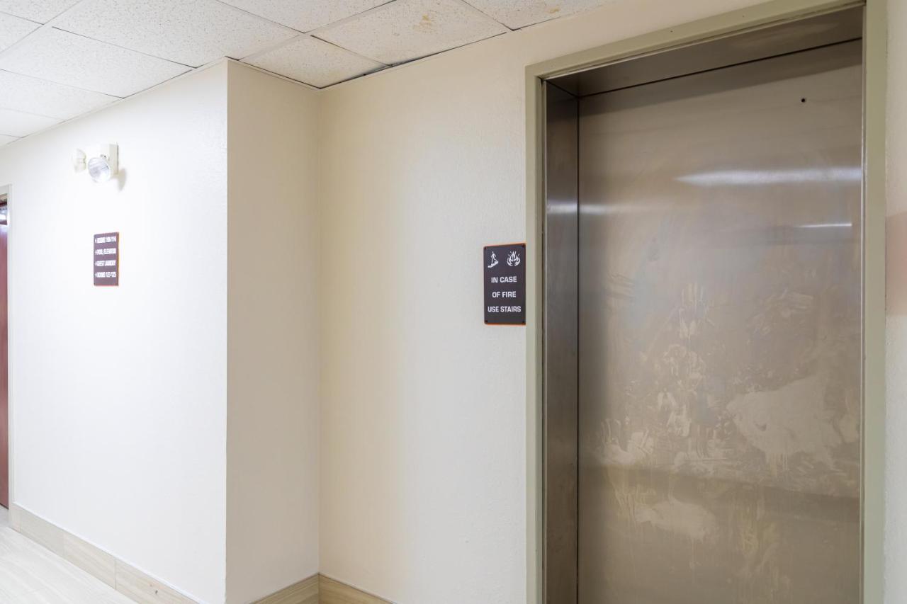 Red Roof Inn Plus+ & Suites Savannah - I-95 ジョージタウン エクステリア 写真