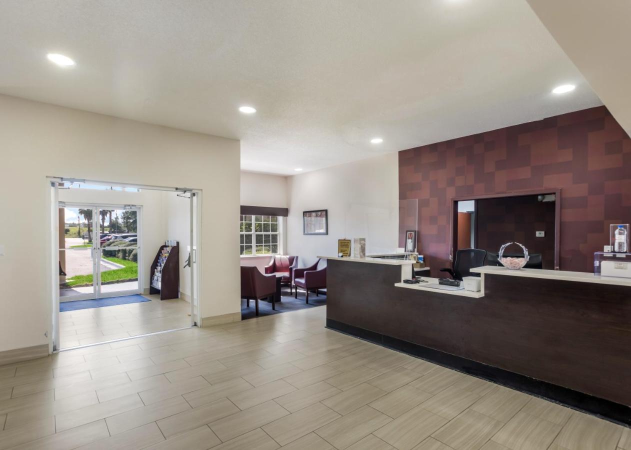 Red Roof Inn Plus+ & Suites Savannah - I-95 ジョージタウン エクステリア 写真