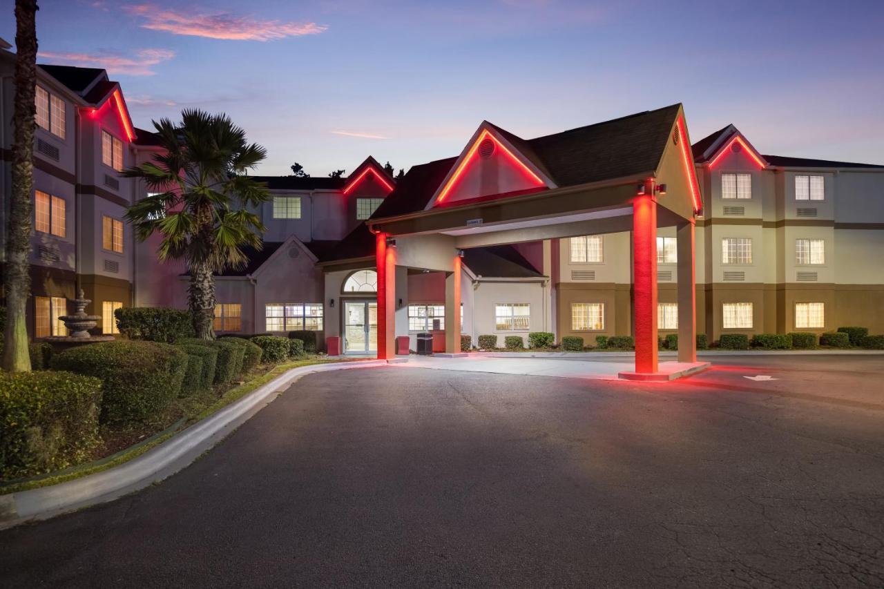 Red Roof Inn Plus+ & Suites Savannah - I-95 ジョージタウン エクステリア 写真