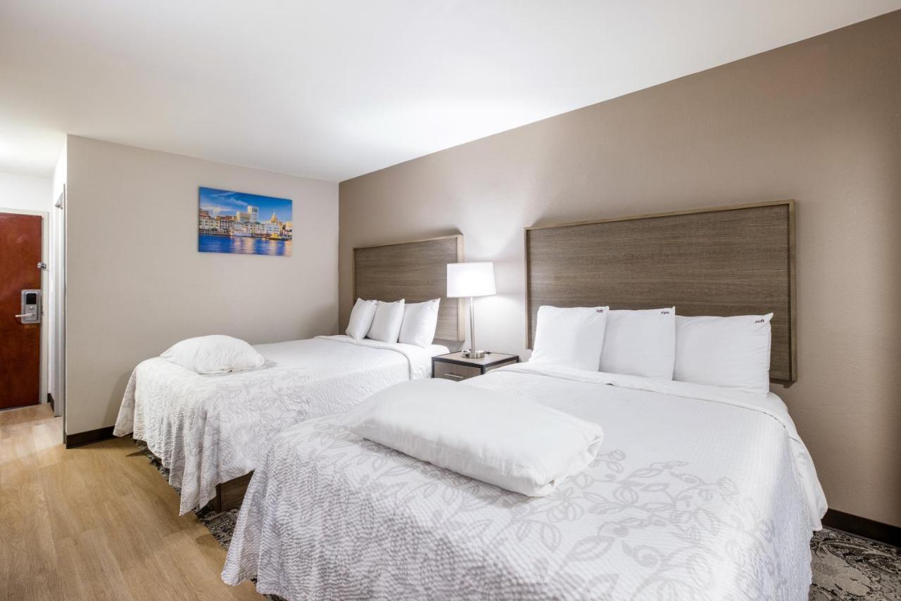Red Roof Inn Plus+ & Suites Savannah - I-95 ジョージタウン エクステリア 写真